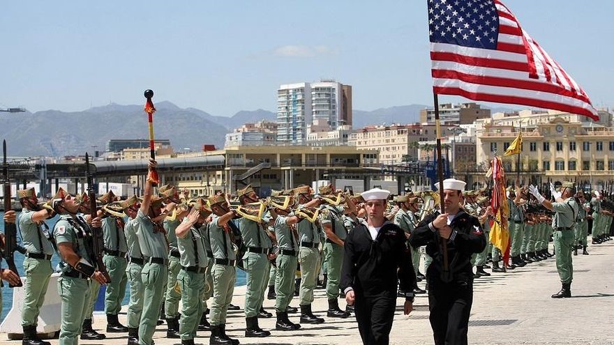 Acto militar de la Legión española y el ejercito de los Estados Unidos.